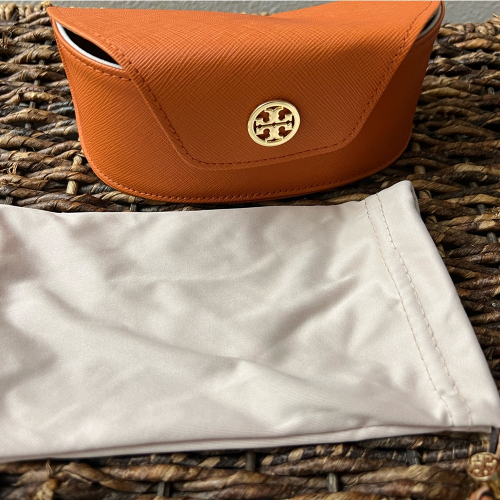 Tory Burch sunglass case and dust bag                                      a9